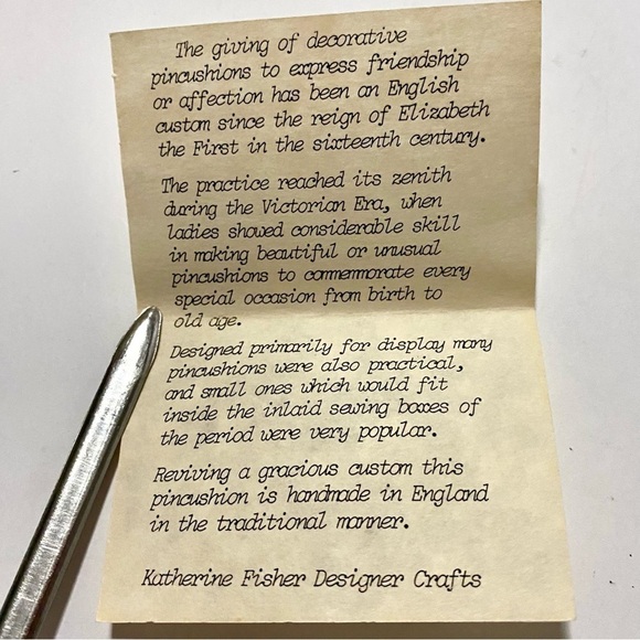 Vintage Katherine Fisher Handmade Embroidered Victorian-style Velvet Pin Cushion - Picture 7 of 12